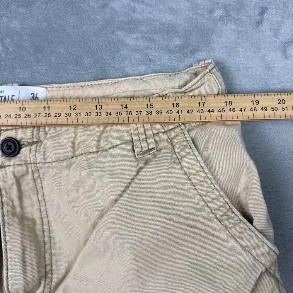 Aeropostale Men's Tan and Cream Shorts